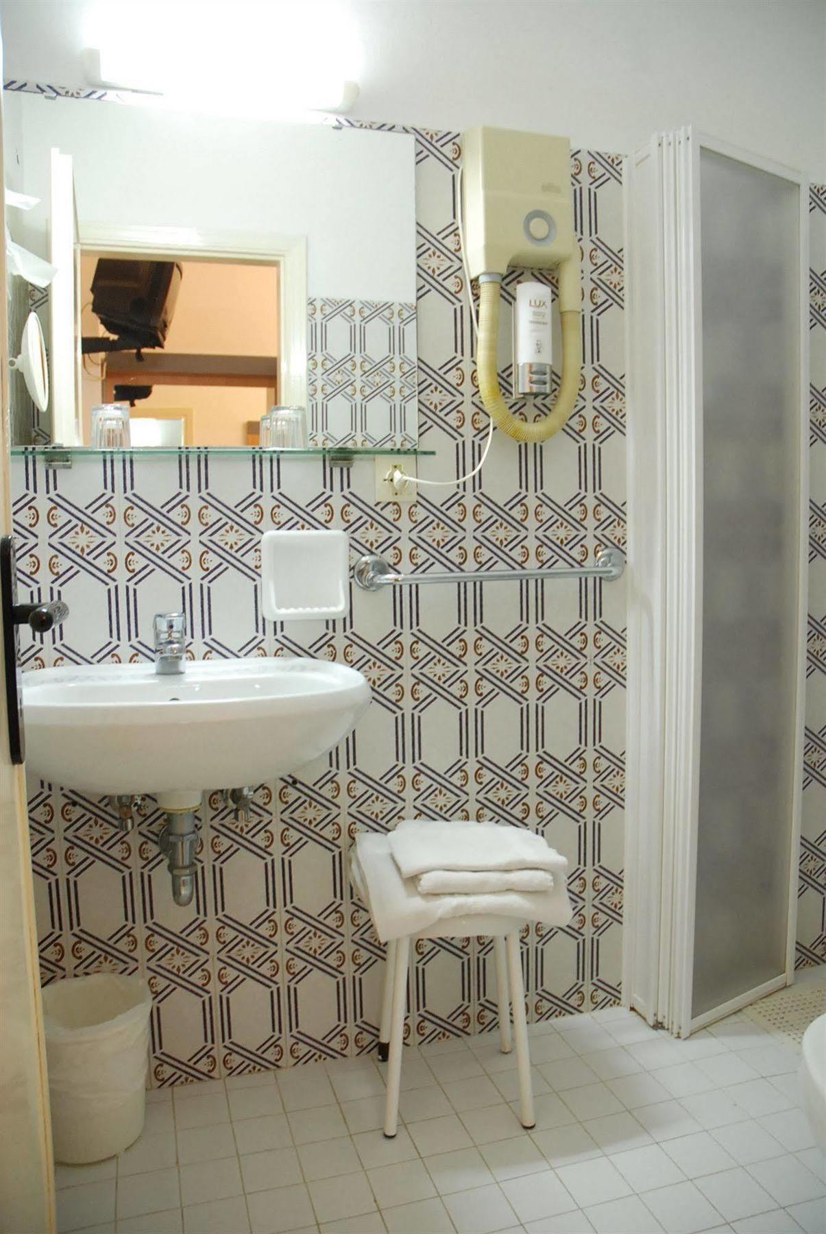Valdor Hotel 3*